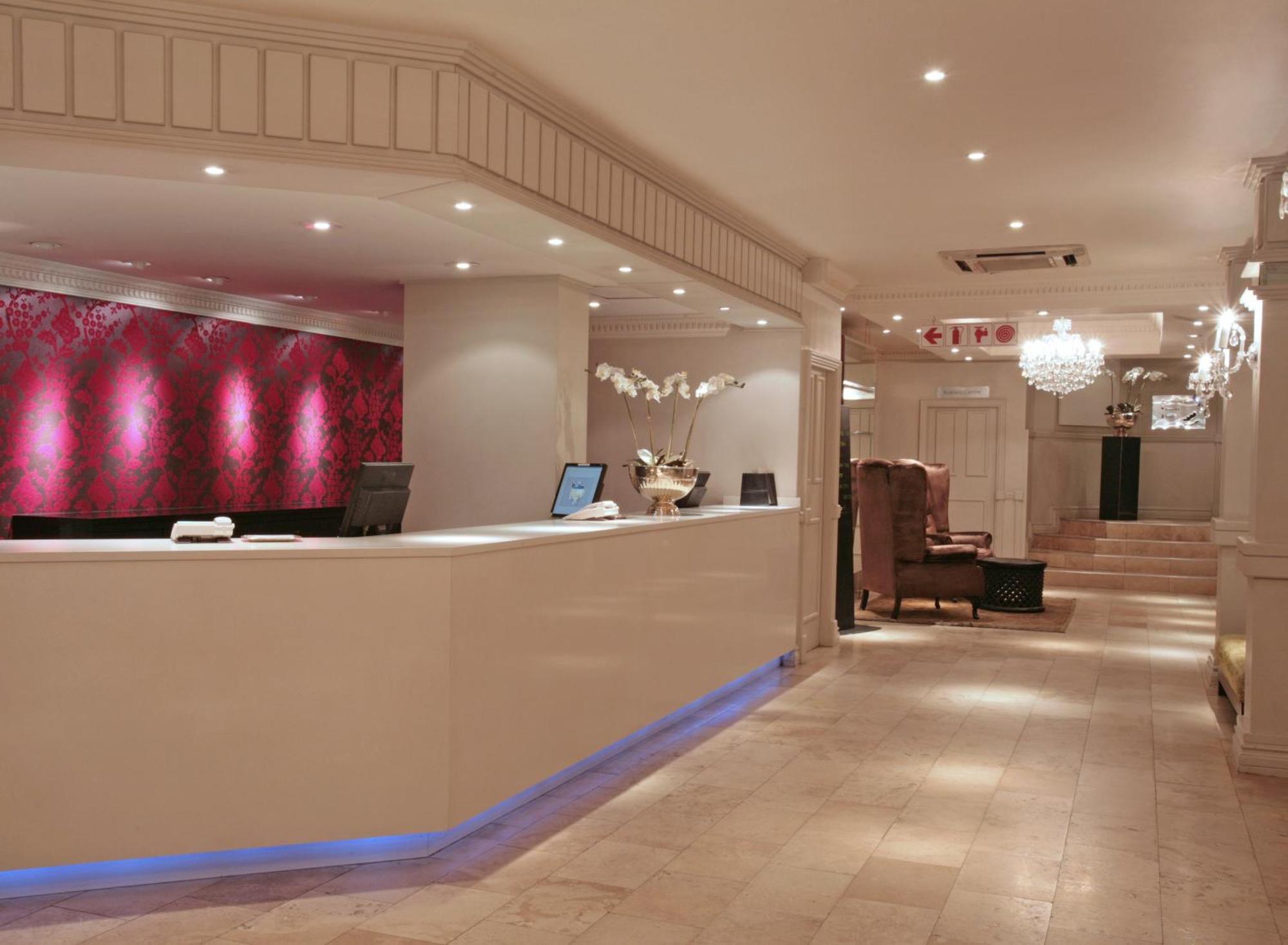 Manhattan Hotel Pretoria-Noord Extérieur photo
