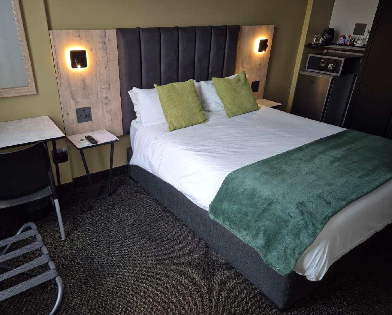 Manhattan Hotel Pretoria-Noord Extérieur photo