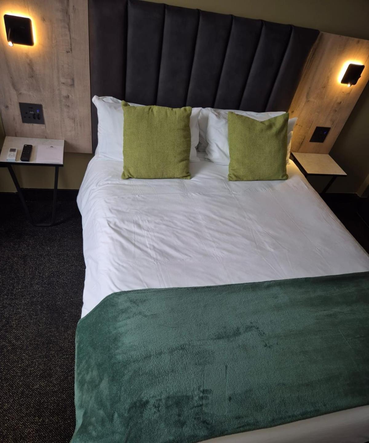 Manhattan Hotel Pretoria-Noord Extérieur photo