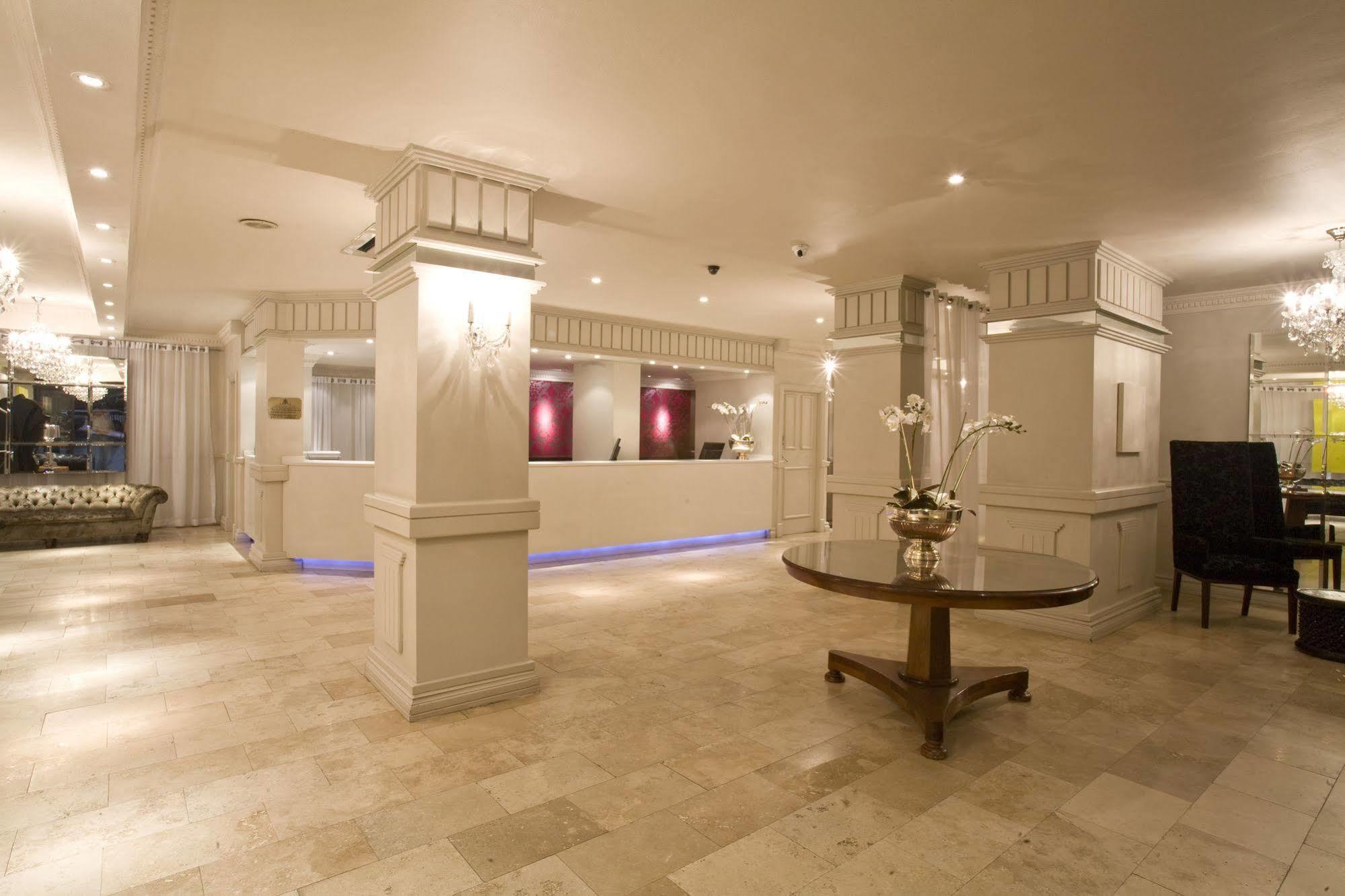 Manhattan Hotel Pretoria-Noord Extérieur photo