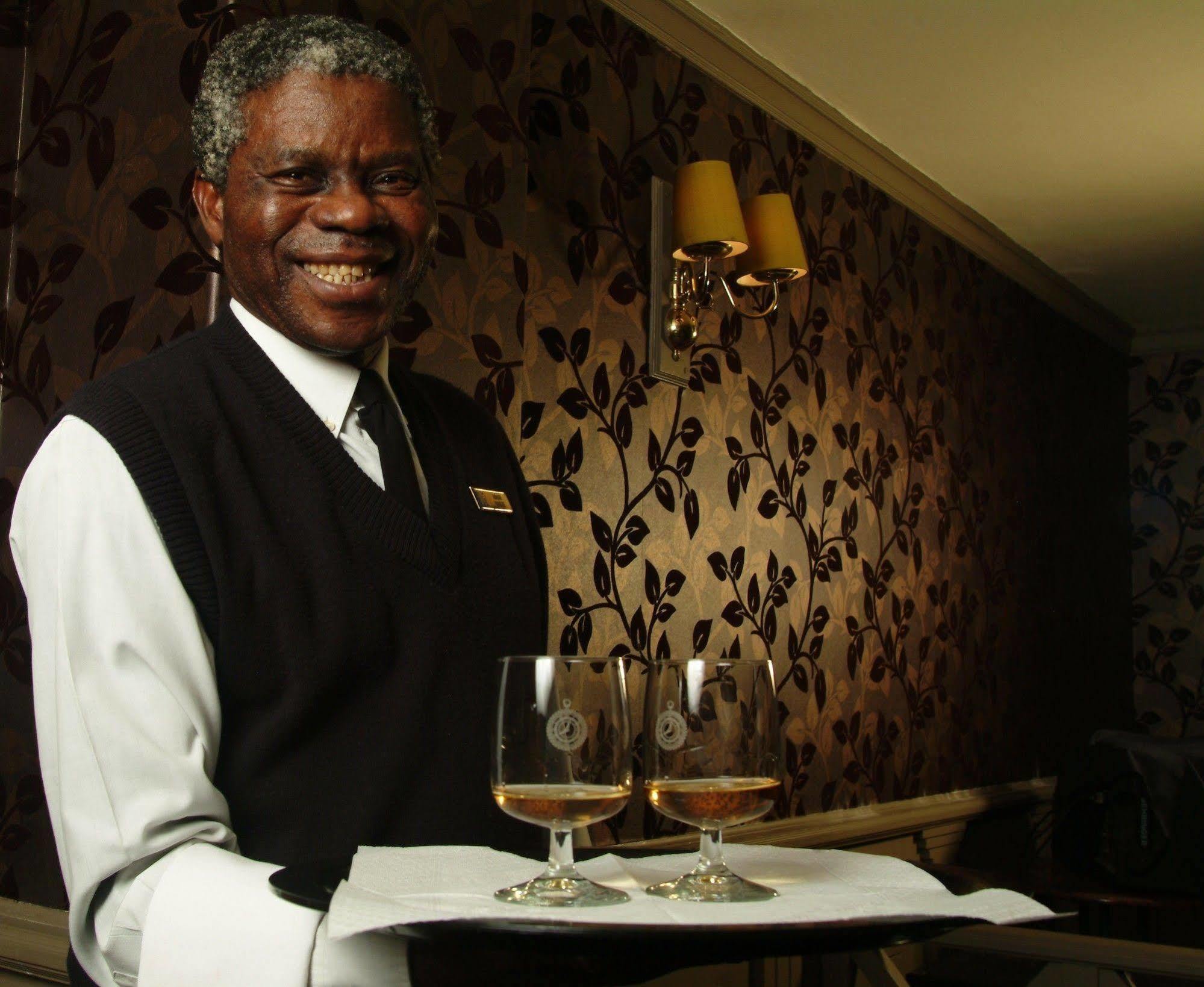 Manhattan Hotel Pretoria-Noord Extérieur photo